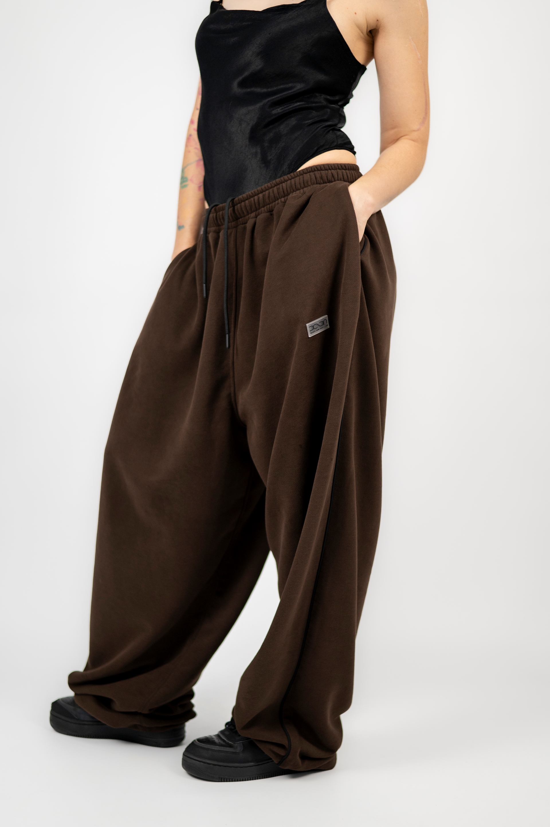 CHOCOLATE BROWNIE BASIC JOGGERS CHOCOLATE BROWNIE BASIC JOGGERS